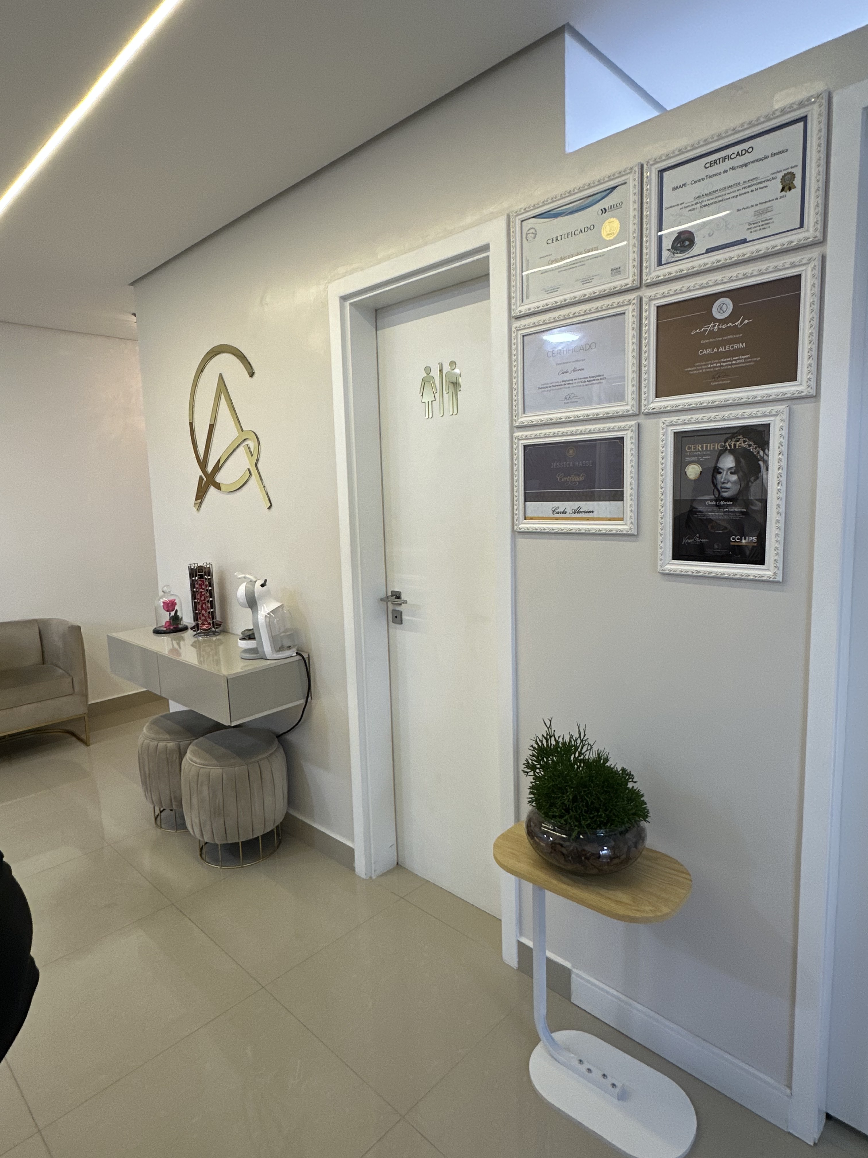 Carla Alecrim Beauty Clinic, Certificações